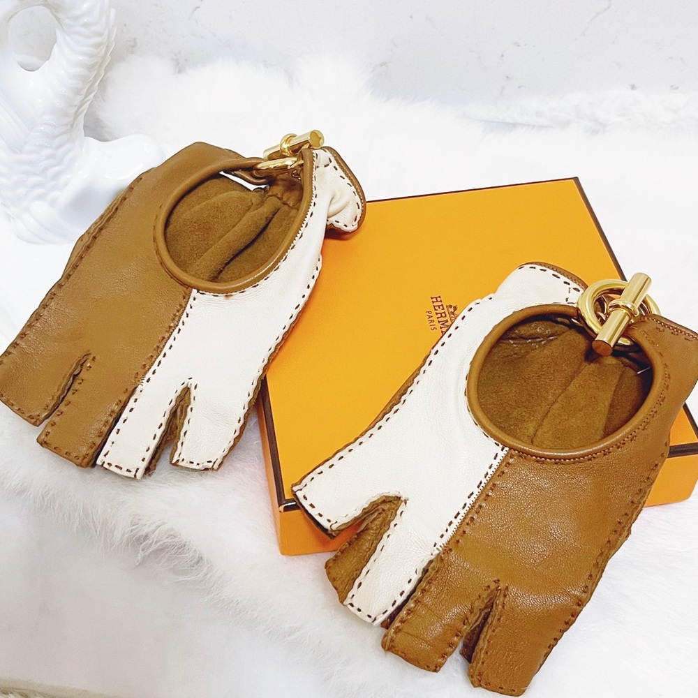 Authentic Hermes Rare Glenan Bi-Color Cream & Camel Fingerless Leather Gloves - Picture 3 of 13